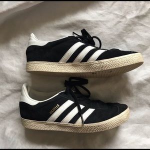 Black Gazelle Adidas